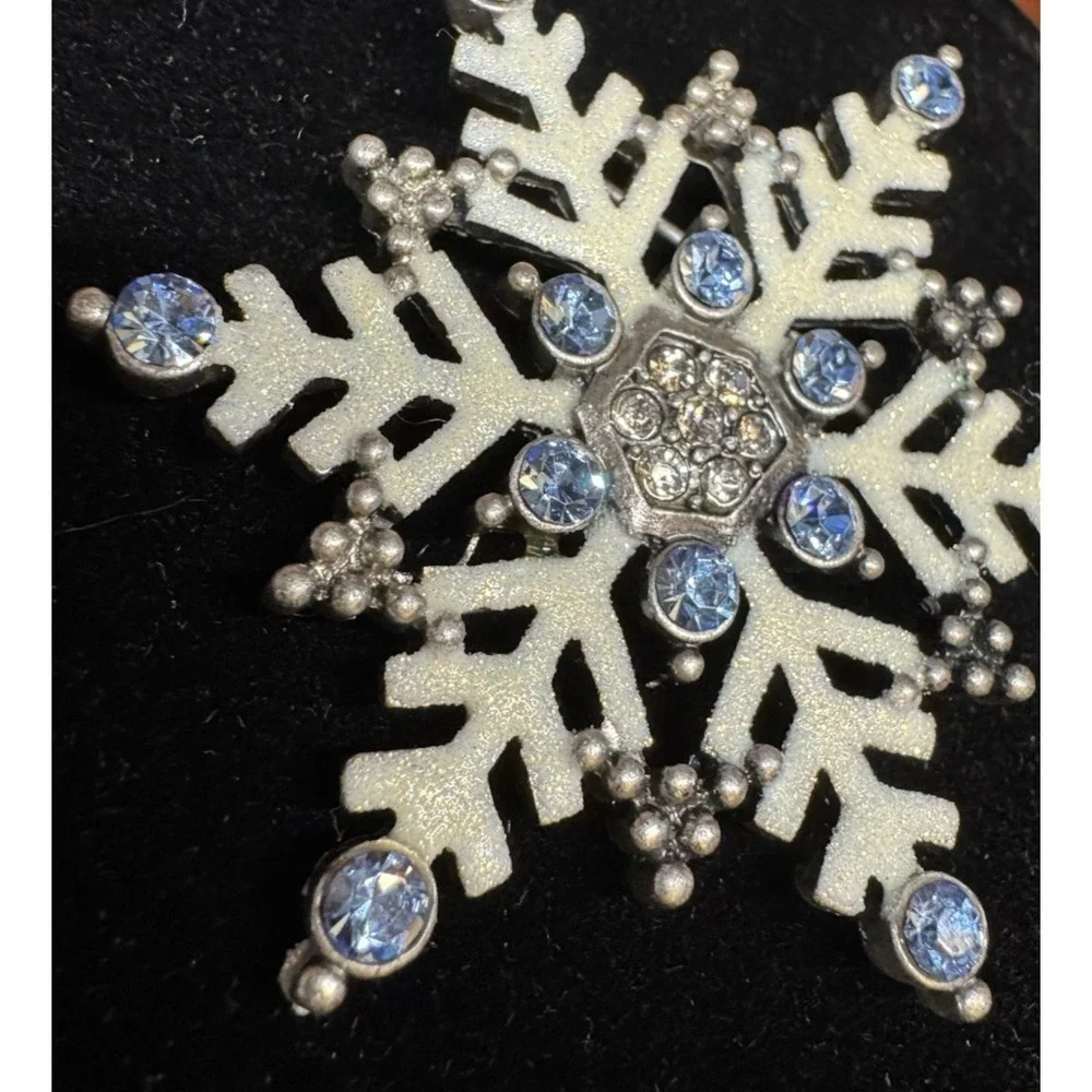 Vintage Snowflake Brooch Silver Tone Blue Rhinestone Enamel Winter Pin Marked KC